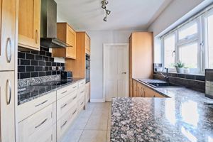 Kitchen- click for photo gallery